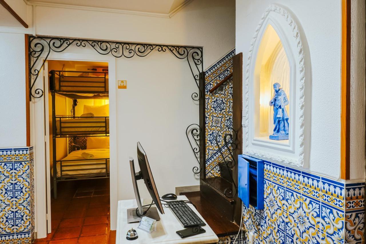 Help Yourself Hostels - Restelo Lisbon Luaran gambar