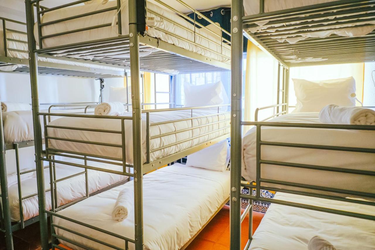 Help Yourself Hostels - Restelo Lisbon Luaran gambar