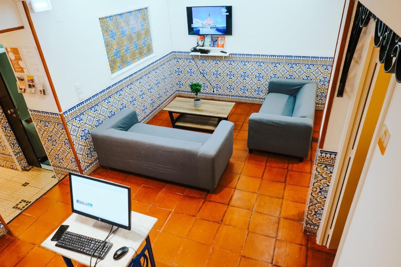 Help Yourself Hostels - Restelo Lisbon Luaran gambar