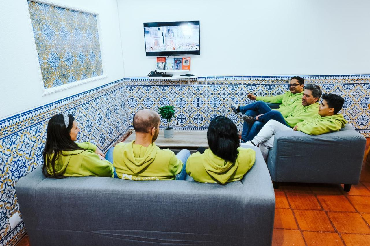 Help Yourself Hostels - Restelo Lisbon Luaran gambar