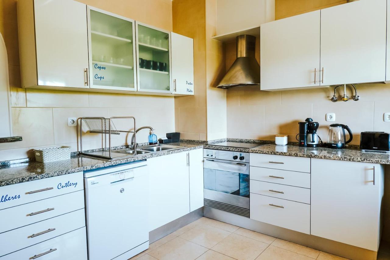 Help Yourself Hostels - Restelo Lisbon Luaran gambar